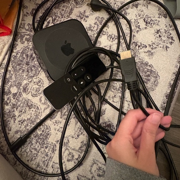 Apple TV - Picture 3 of 5